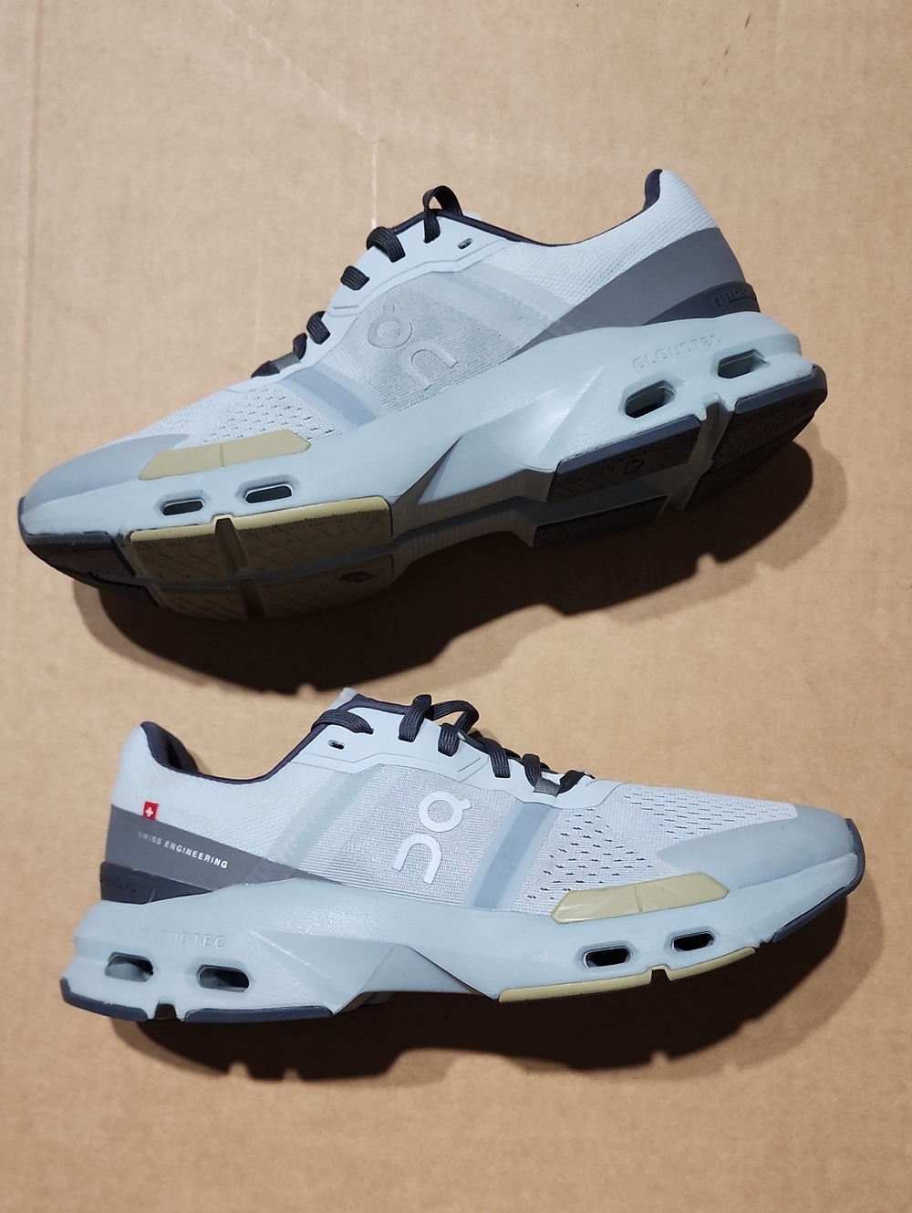 On Cloudpulse Men's Size 9 Sneakers Glacier-Safari Grey Mesh CloudTec Training